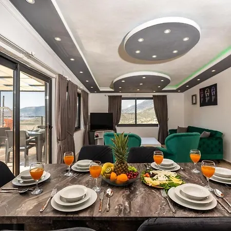 Near Kaputas, Luxury Apartment With Pool شقة *